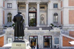 Goya overlooking visitors to Prado in Madrid